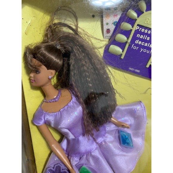 1997 Mattel USED TWIRLIN' MAKE-UP Teresa Barbie JEWEL Skirt‎ Surprises Twirling - Picture 2 of 7